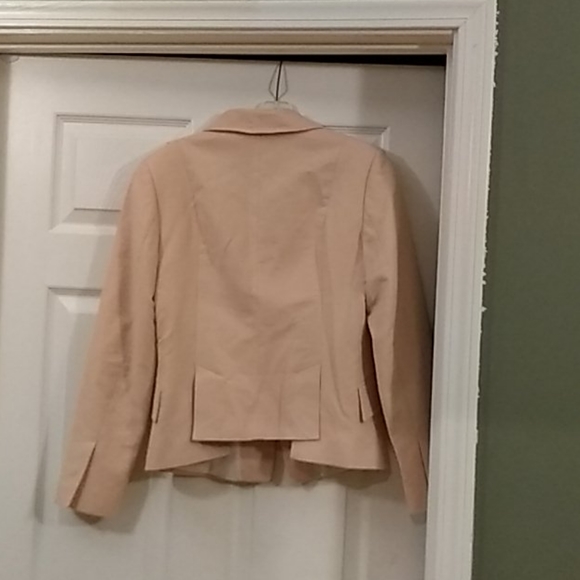 Blazer - Picture 4 of 5